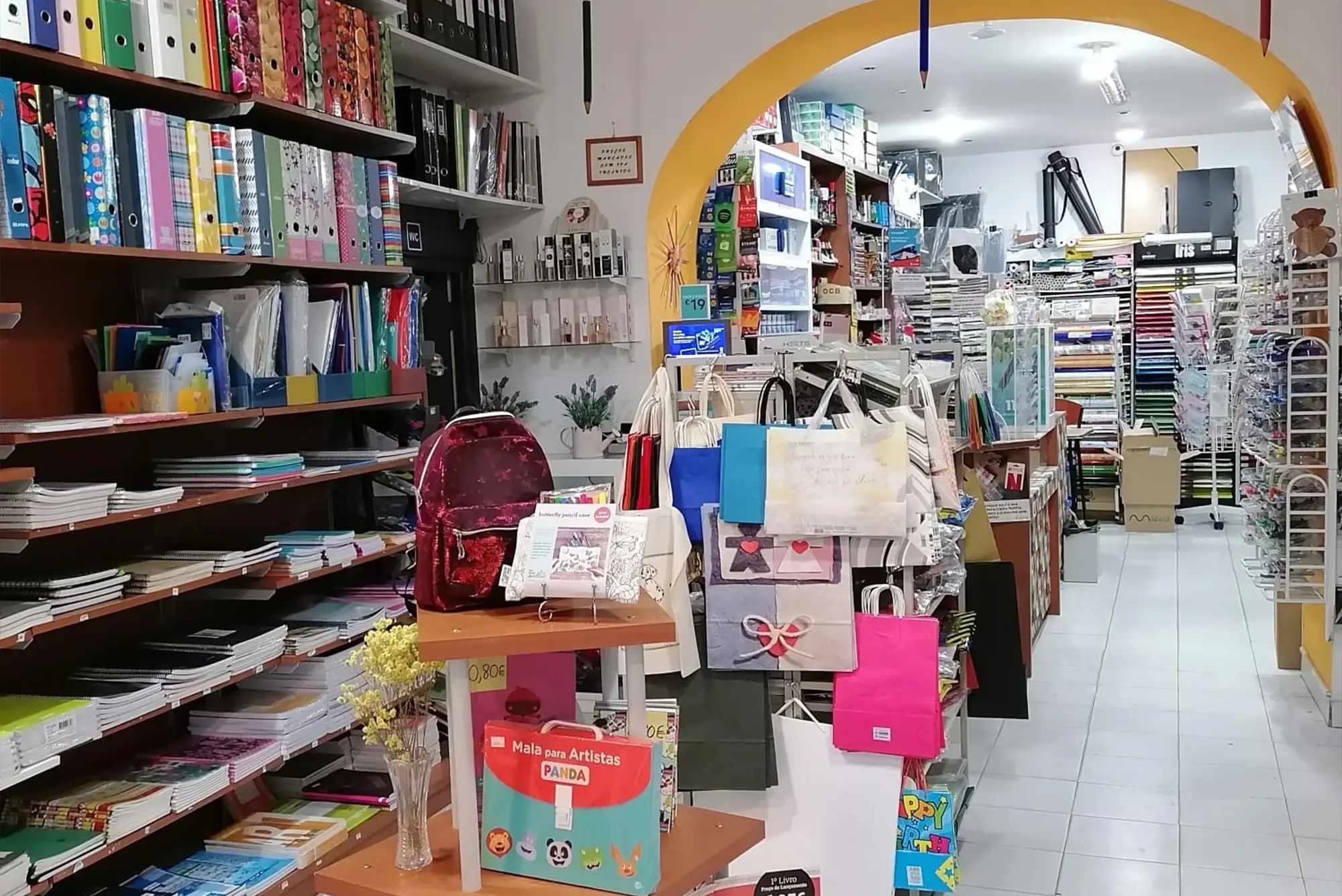 100% Papel - Papelaria, Artigos de Presente, artigo de escritório em Portalegre Interior da loja